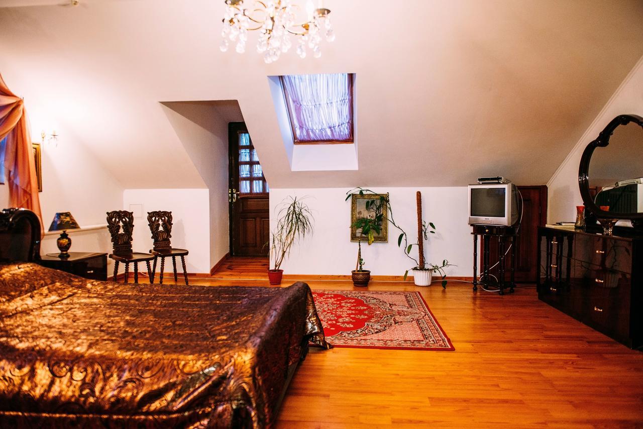 Antique House Hotel 杜布诺 外观 照片