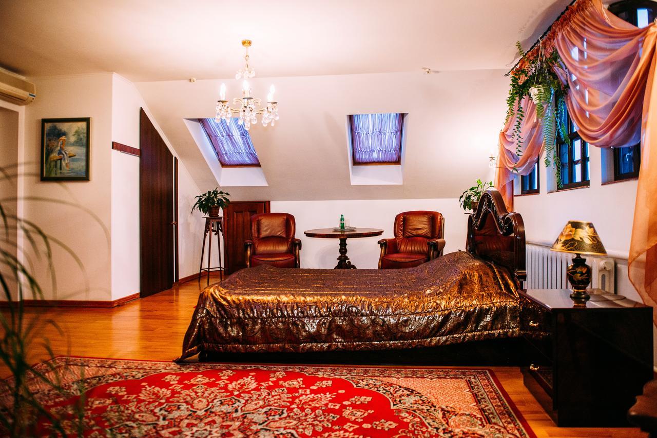 Antique House Hotel 杜布诺 外观 照片