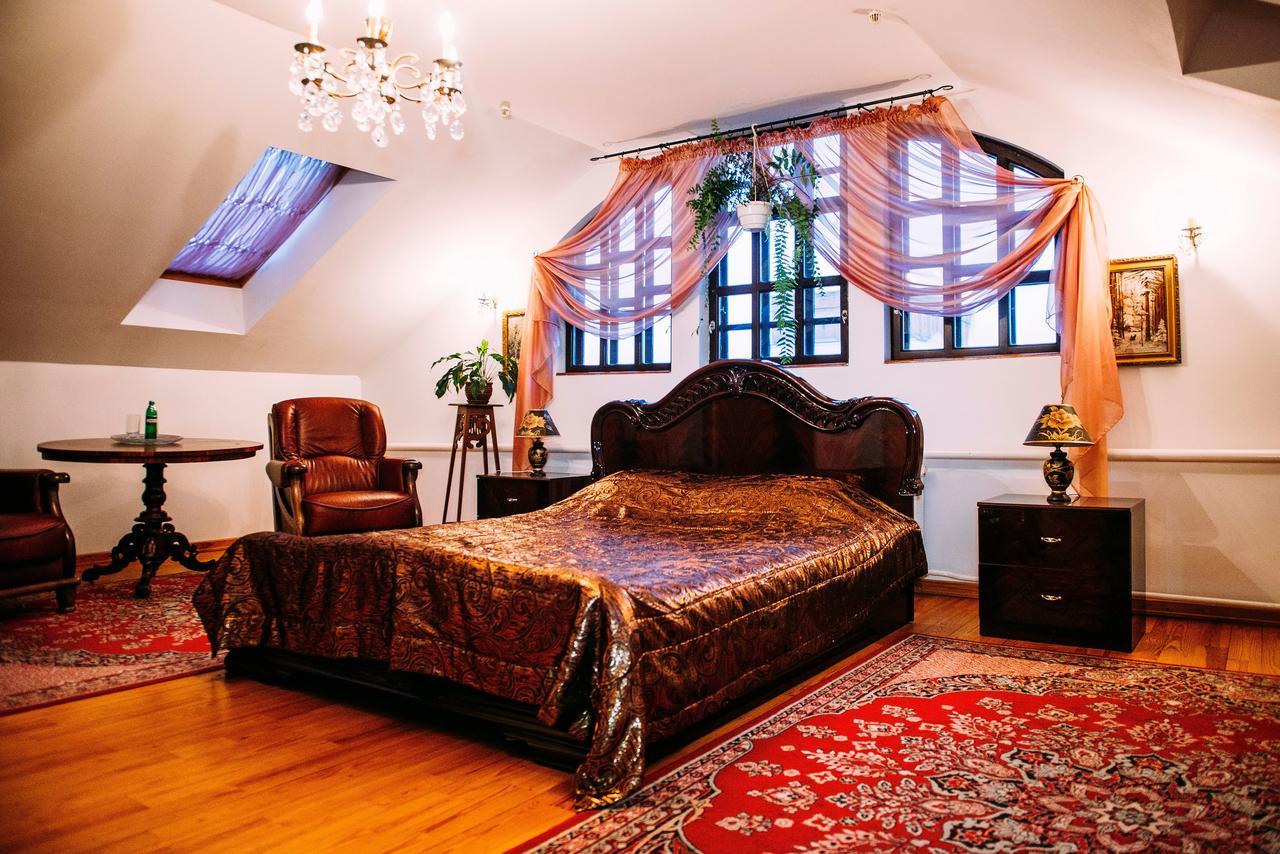 Antique House Hotel 杜布诺 外观 照片