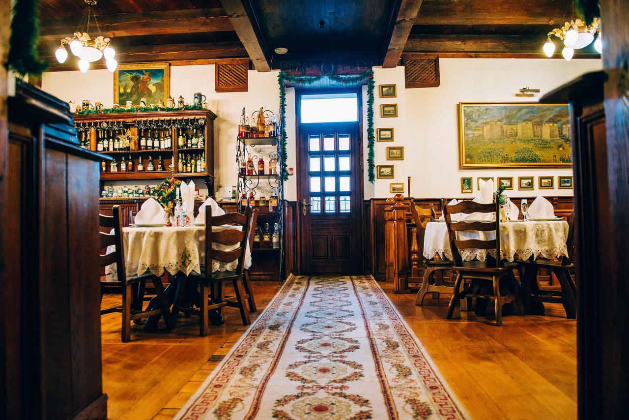 Antique House Hotel 杜布诺 外观 照片